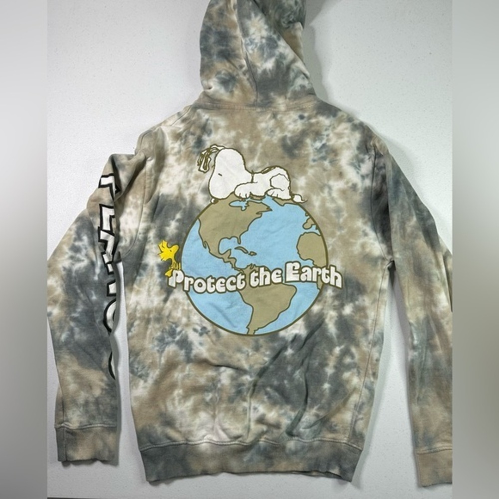 Peanuts Snoopy Protect The Earth Tie Dye Hoodie Size Small‎ Sweatshirt - Picture 2 of 8
